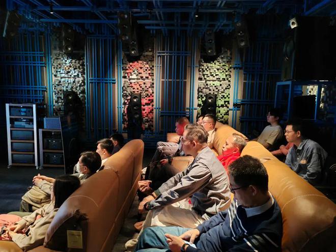 马戏团新专辑杜比全景声直播羽声科技分会场j9九游会登录见证历史、前无古人！鲸鱼(图5)