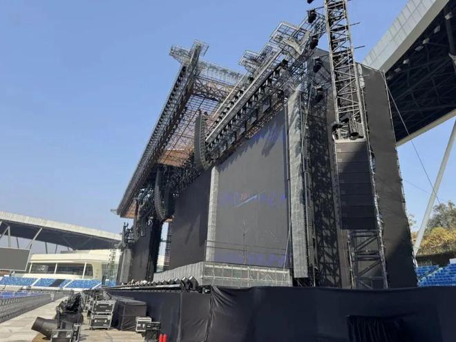 ”巡回演唱会燃爆跨年夜的万人音乐狂欢！j9九游会网址是什么凤凰传奇“吉祥如意