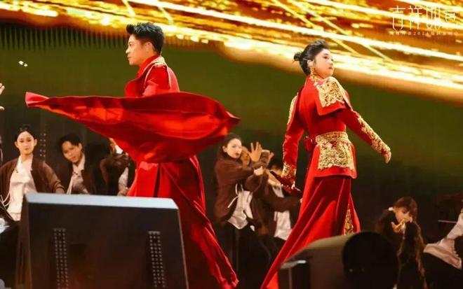 ”巡回演唱会燃爆跨年夜的万人音乐狂欢！j9九游会网址是什么凤凰传奇“吉祥如意(图9)