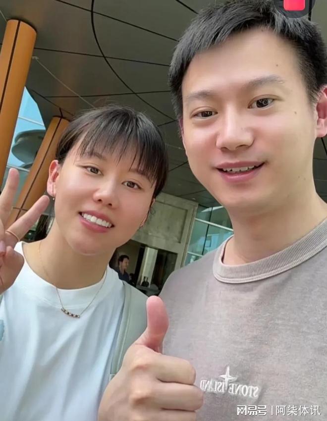 孙颖莎王楚钦同框网友：久违的莎头混双九游会j9登录周雨发抖音镜头里肖导(图4)